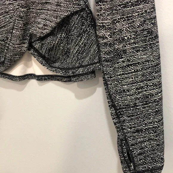 LULULEMON Melodic Movement Long Sleeve Shirt Slim fit Women’s size 10 - Picture 4 of 5